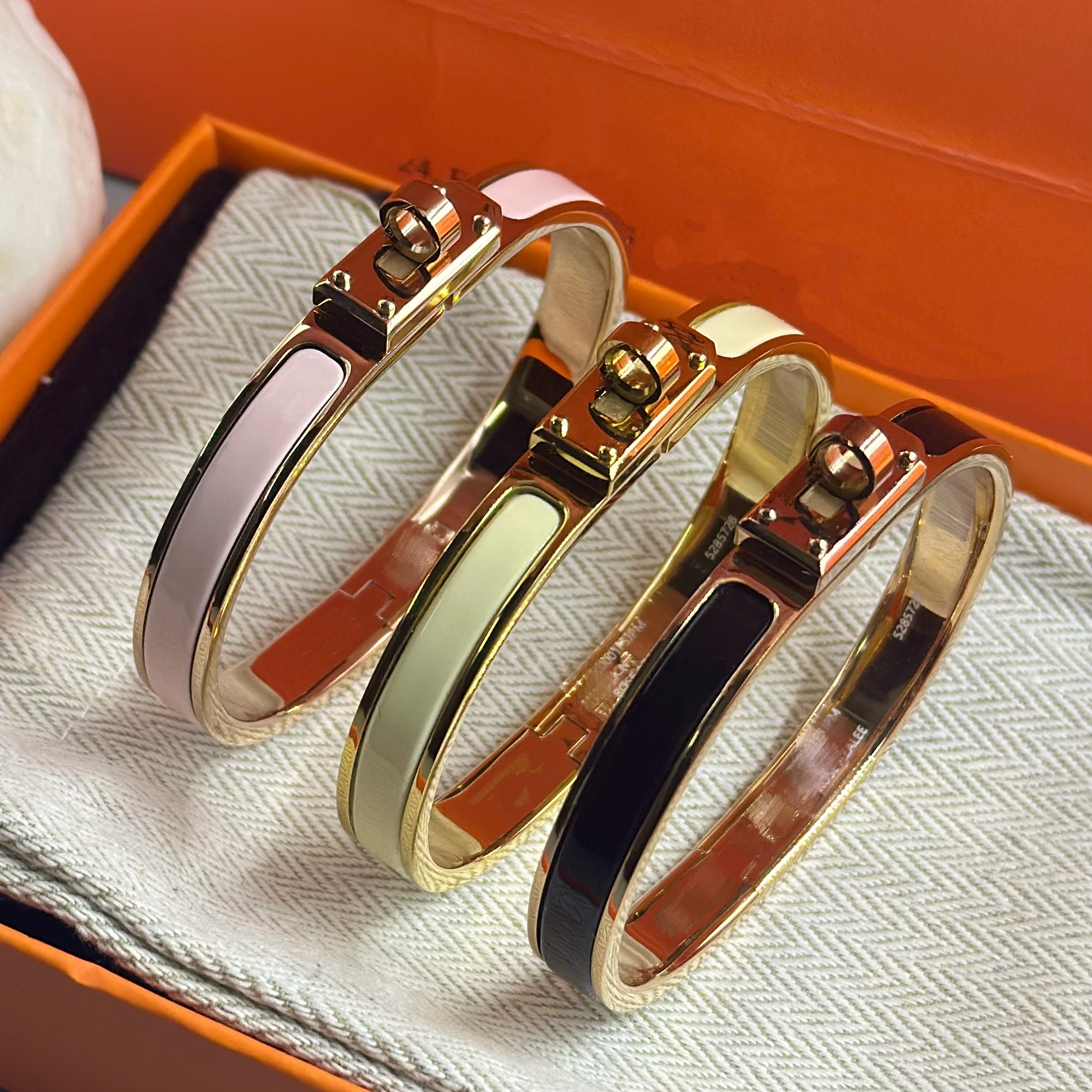 Bracelets women's designer Bracelets Bangle jewelry bracelets bangle Accessories letter charm love bracelet High quality stainless steel gold b