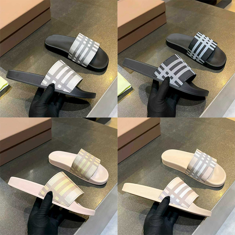Plaid Slippers Designer Classic Men and Women Beige Printed Embossed Slippers Summer Retro Plaid Slippers Beach Slippers 1033