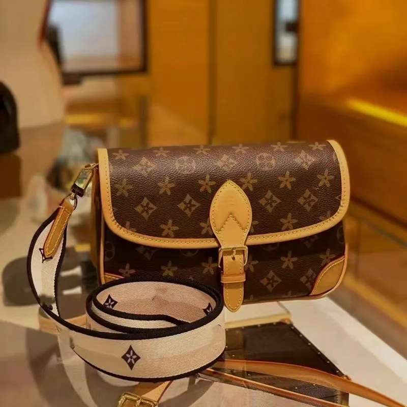10A Luxury Designer Bag Crossbody Diane Baguette Vintage Canvas Strap Flower Flap Clutch Purse Women Shoulder Bags Tote HandBag Female Wallet