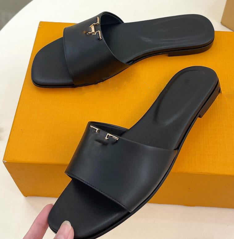 Designer Summer Women slippers Beach Slide lady Sandal Sliders luxurys Leather Outdoor Womens sandals Flat Heel Black Pink Cream Blue With shoes box