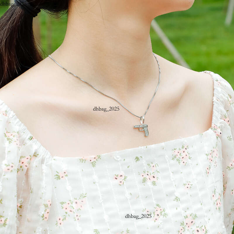 Jewelry INS Hot Sale 925 Silver Uzi Submachine Gun Small Pendant Clavicle Chain Moissanite Inlaid Hip Hop Personality Necklace
