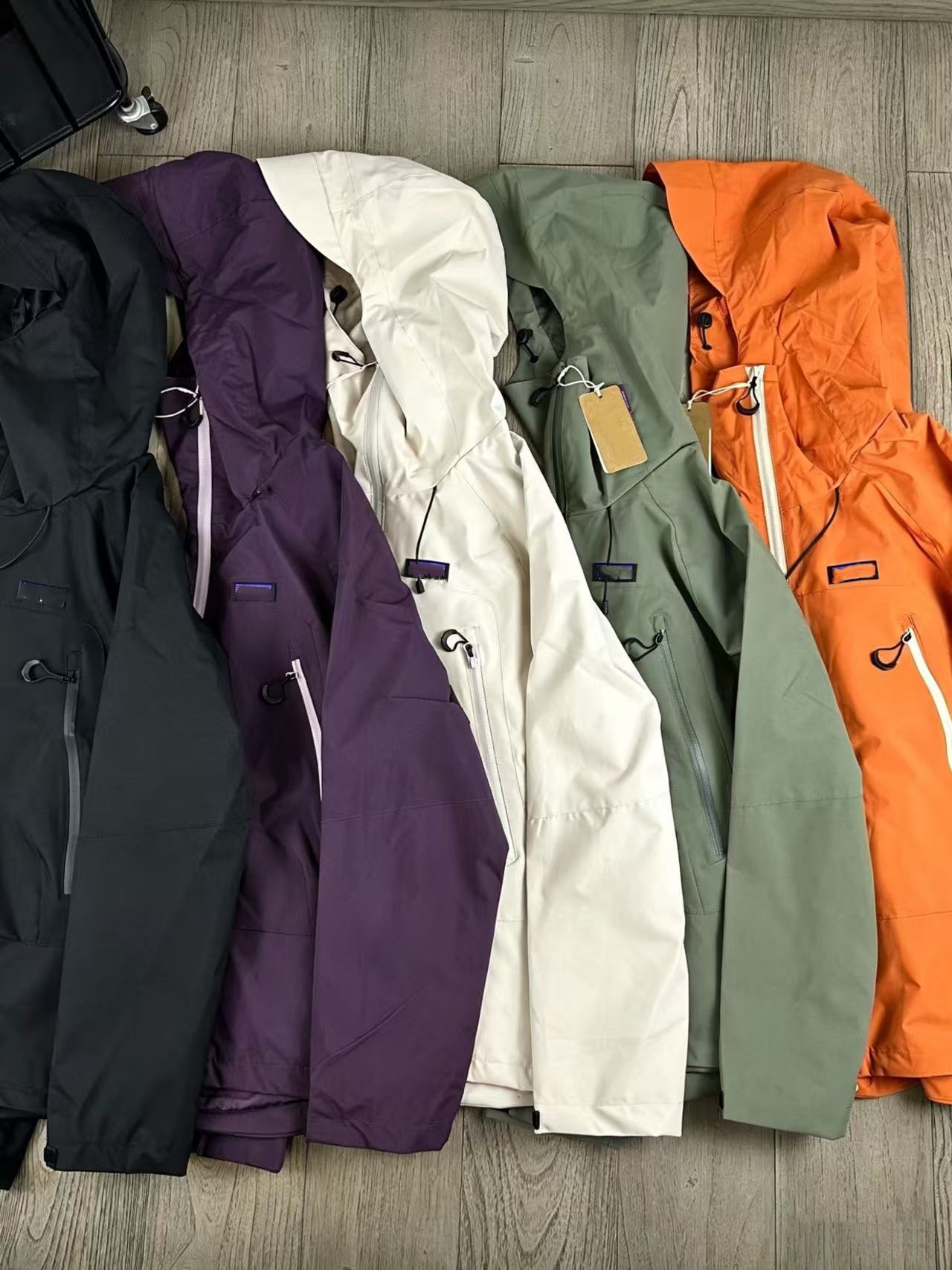 P High-end Quality Lightweight Outdoor Hooded Jacket, Unisex Waterproof Mountaineering Jacket