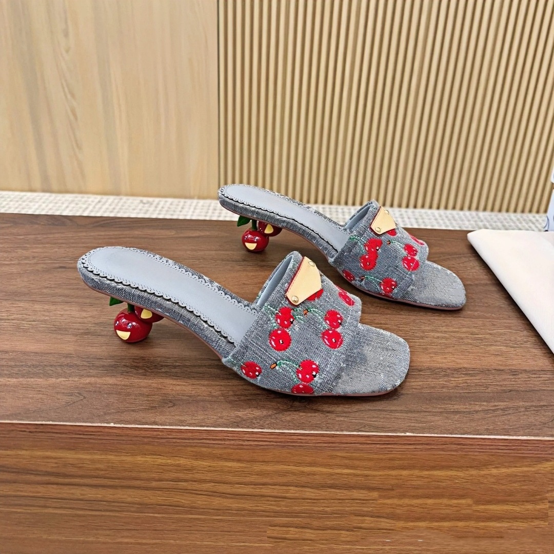 Designer Women sliders Summer beach sandals Cherry Embroidery denim plus-size High Heels Slides Open Toe Pumps Slip