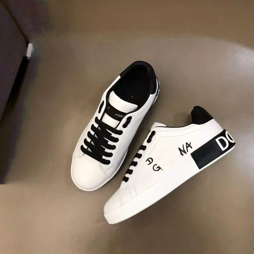 Italy Designer men's sneakers casual shoes high-quality lace-up flat sports shoes Comfortable outdoor walking shoes luxury men Versatile white