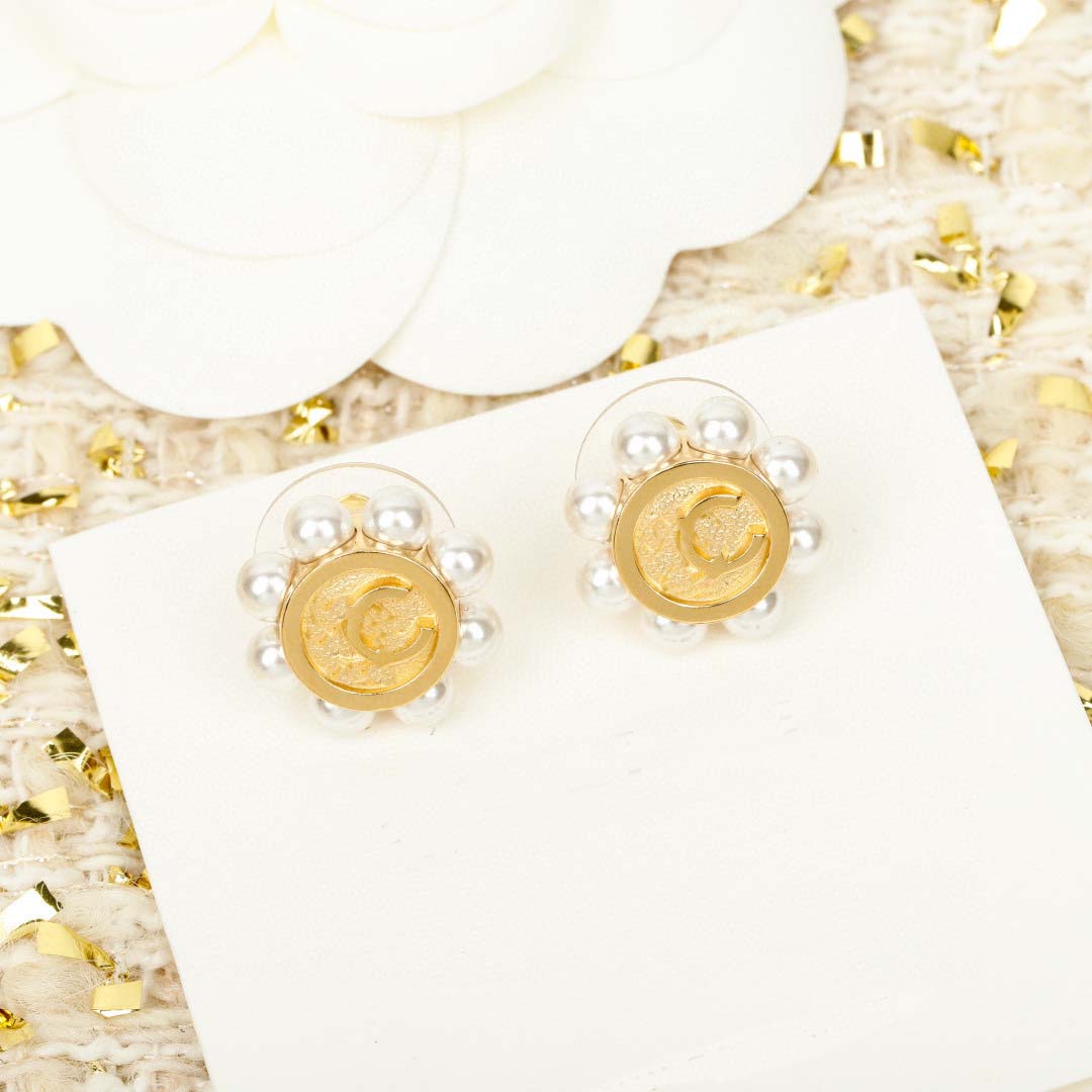 Boucles d'oreilles pendantes de luxe 2026 avec perles de coquillage blanc, plaqué or 18 carats, poinçon, boîte PS6526B