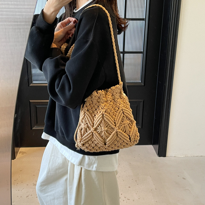 Knitted bag large capacity women's 2026 new fashionable and versatile seaside crossbody bag niche design trendy bucket bag C260805
