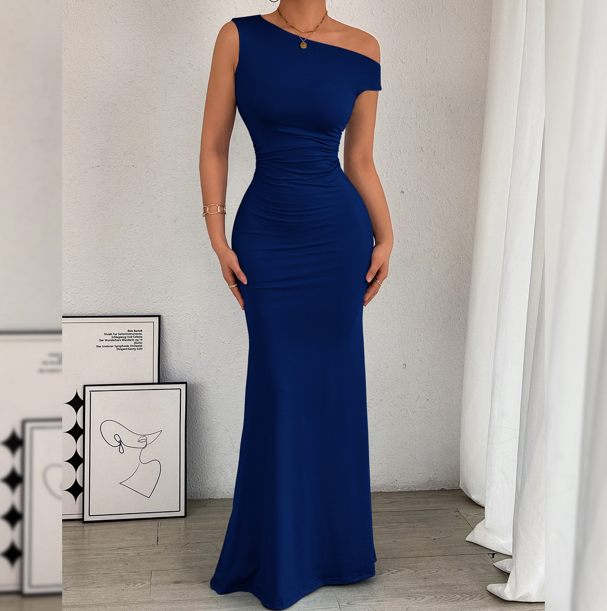 572 Vente chaude hors épaule décolleté taille plissée sans manches robe sexy nouveau