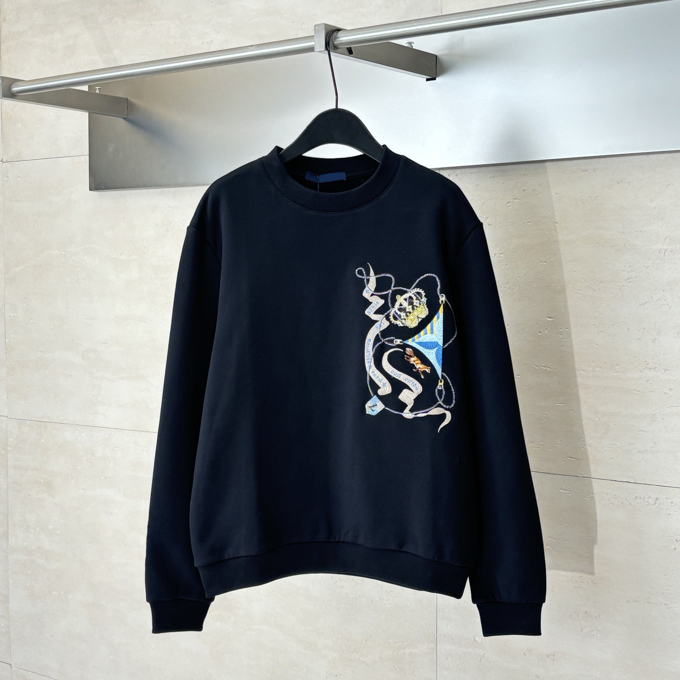 High quality designer men's sweaters, fashionable letter sweaters, casual street round neck sweaters, spring and autumn long sleeved tops, clas