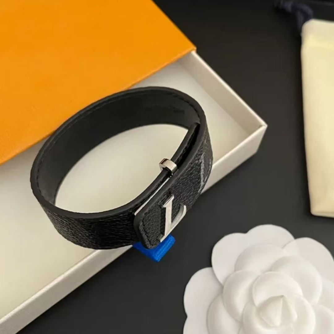 Luxury Men Leather Bracelet L VBangle Black With Women Birthday Gift Bangle Hand Jewelry Christmas Fashion Style Gift Bracelet Designer Jewelry O-image-1099162339