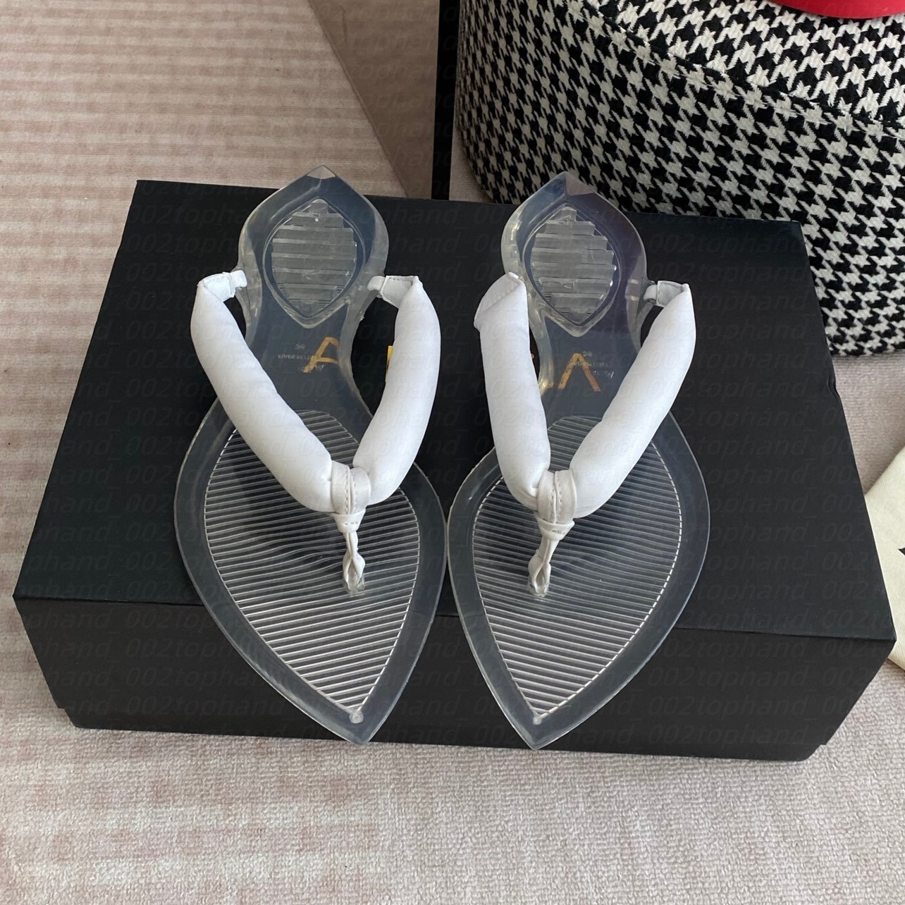 Waterproof Beach vacation rubber flip-flops Womens slide Double pointed invisible thong in satin flat sandals slippers Soft comfortable flat shoes