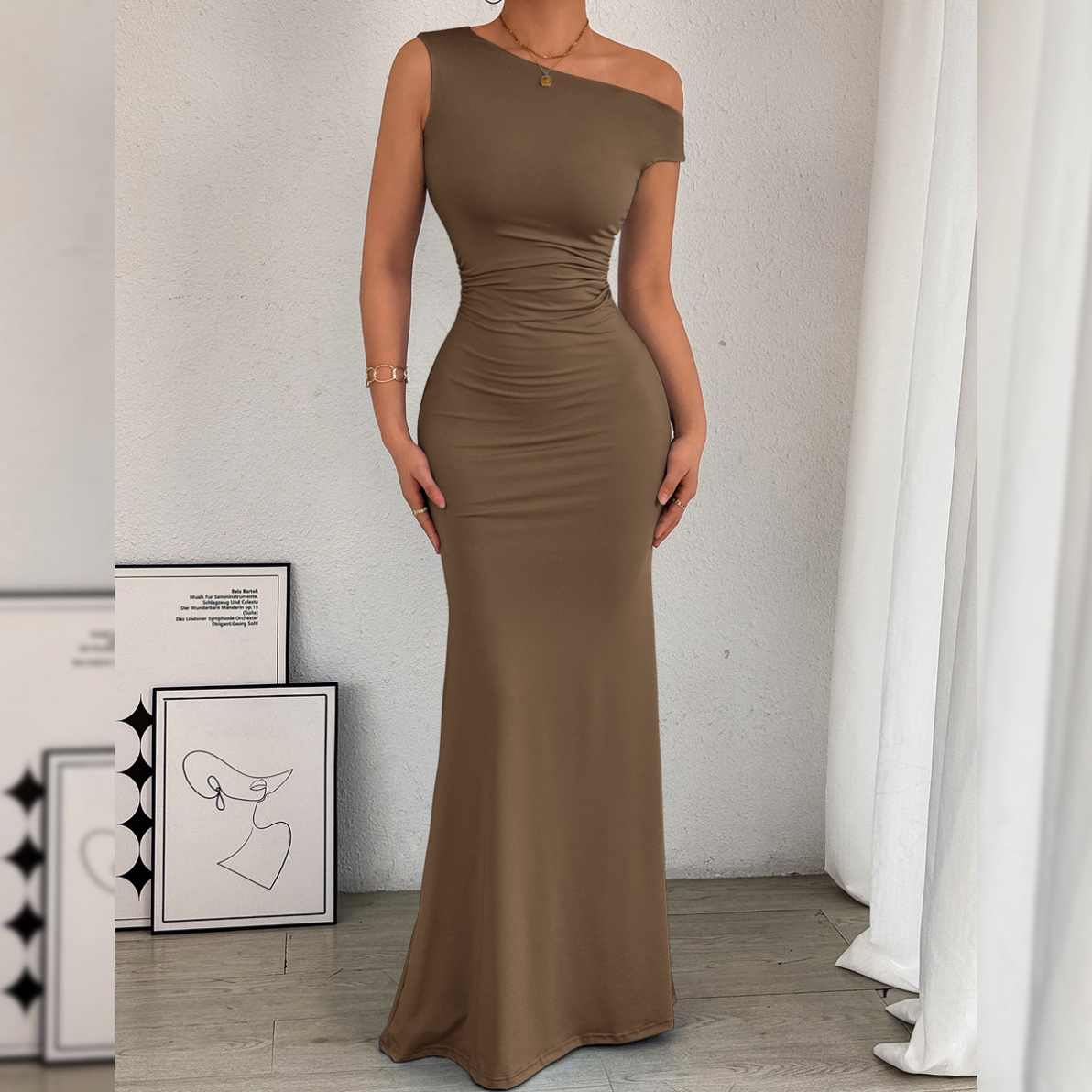 345 Vente chaude hors épaule décolleté taille plissée sans manches robe sexy nouveau