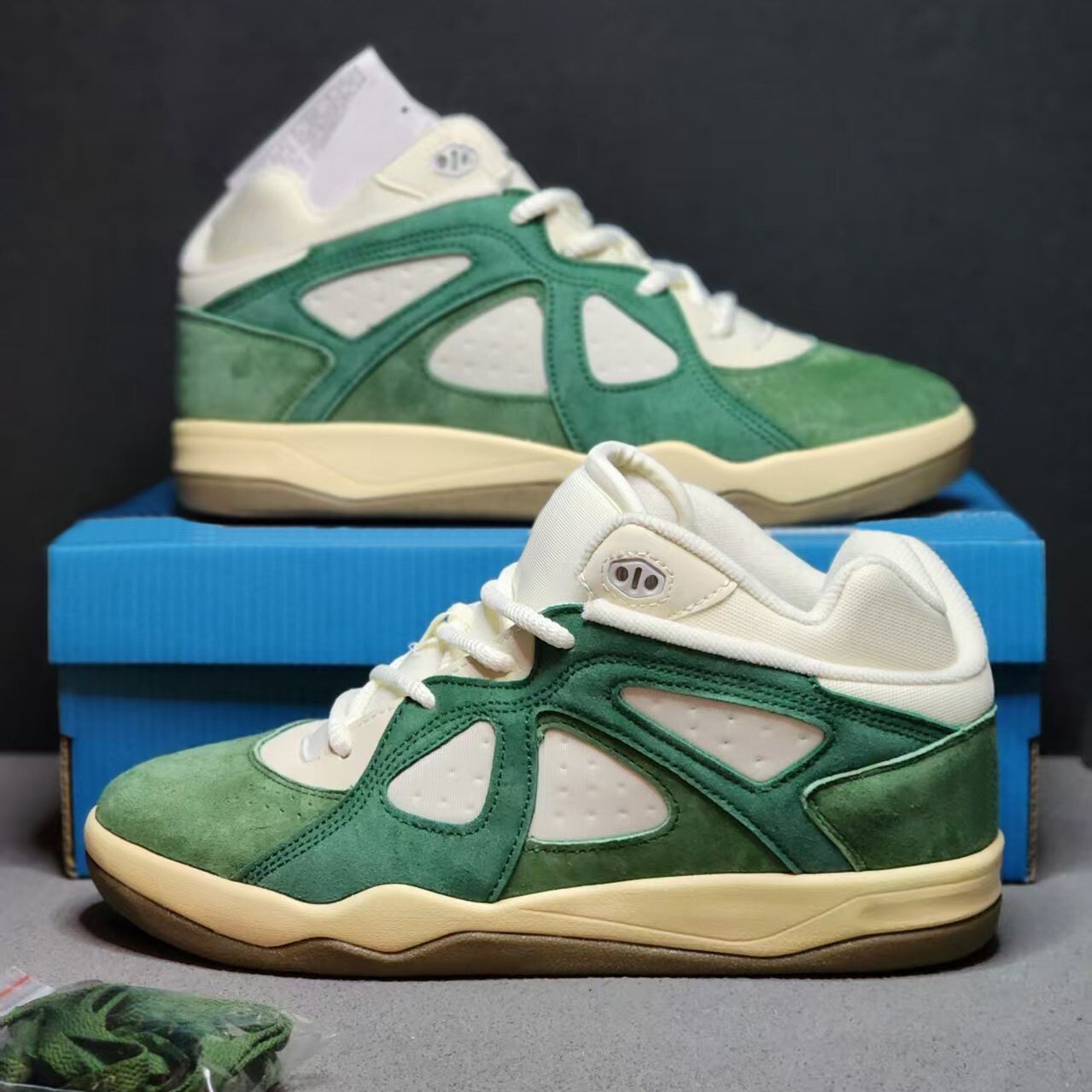 Designer shoes Badbo 1.0 Bad Bunny mens casual shoe Royal Blue Light Green Black Gum Resilience Rise Brown fashion sneakers luxury men women sports