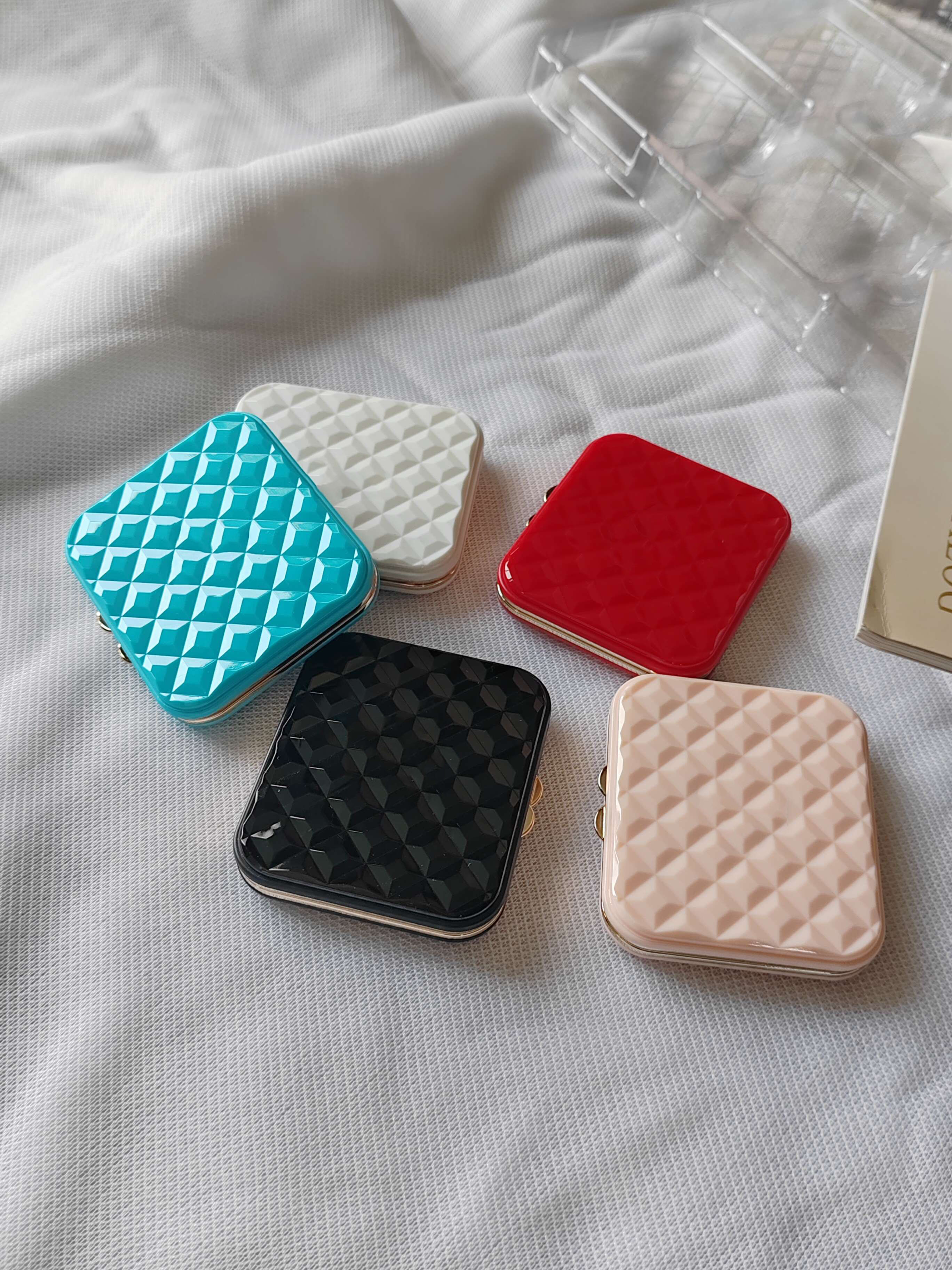 Compact Folding Mirrors Makeup Mirror Women Fashion Designer Black Portable Smooth Double-Sided Cosmetic Mirrors Mini Travel Make Up Tools 5Color-image-1101937306