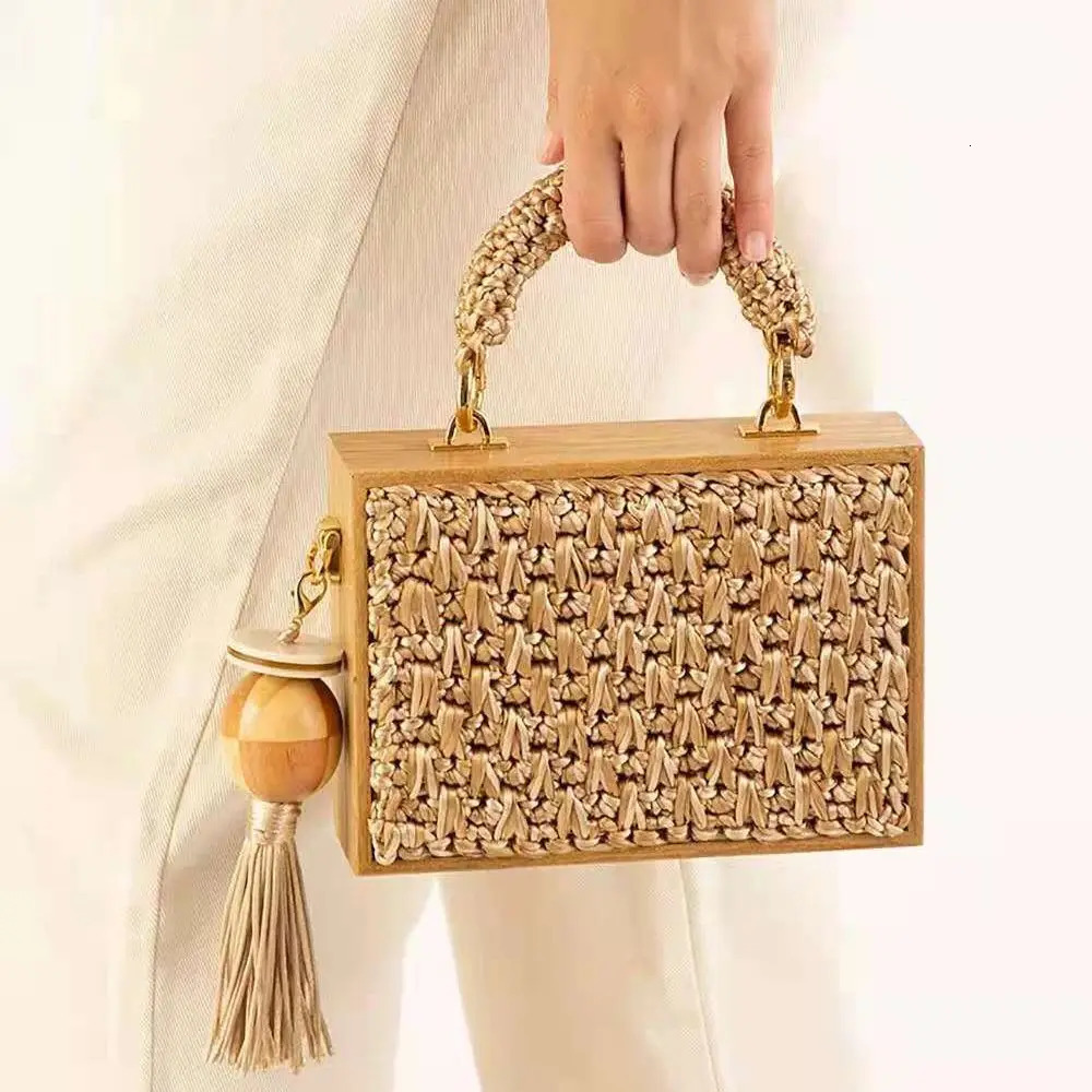 2023 Summer Beach Bamboo Tassel Straw Woven Bag Crossbody Single Shoulder Handag Rattan Rope Square Chain Strap Box 260416BANJIA