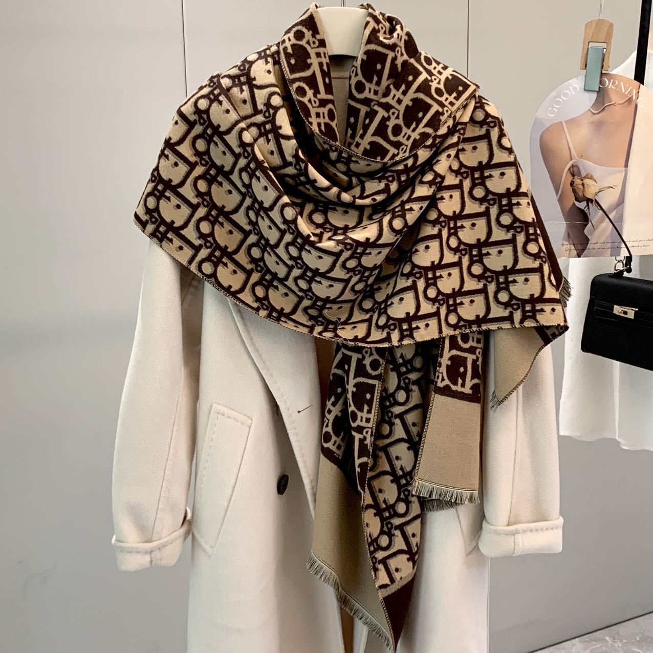 Luxury designer's warm and versatile autumn new item, imitation cashmere scarf, thickened shawl, light luxury jacquard craftsmanship,