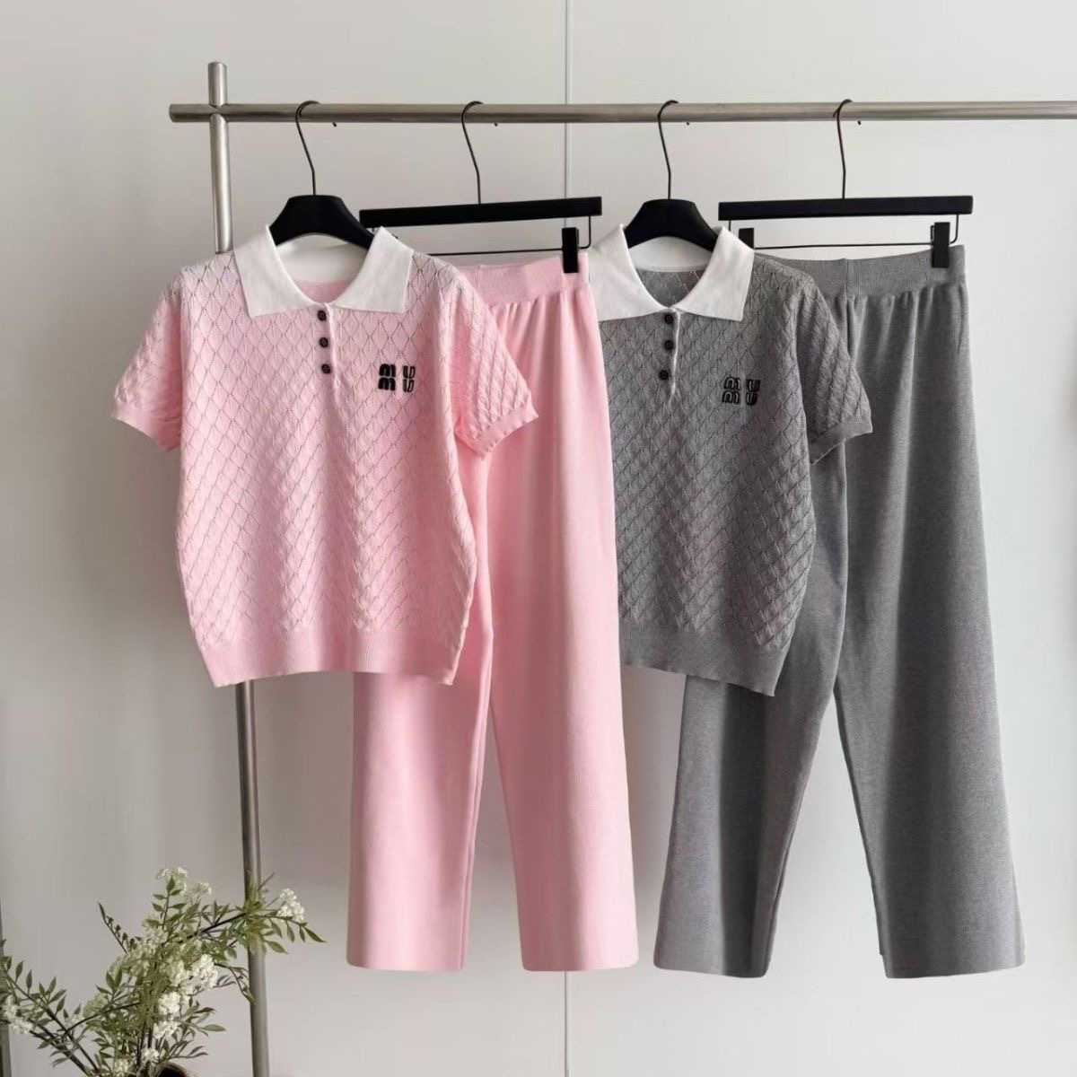 Fashionable Womens Athletic Wear Ensemble - Modern New Style Sportswear Outfit by Leading Brand-image-968786234