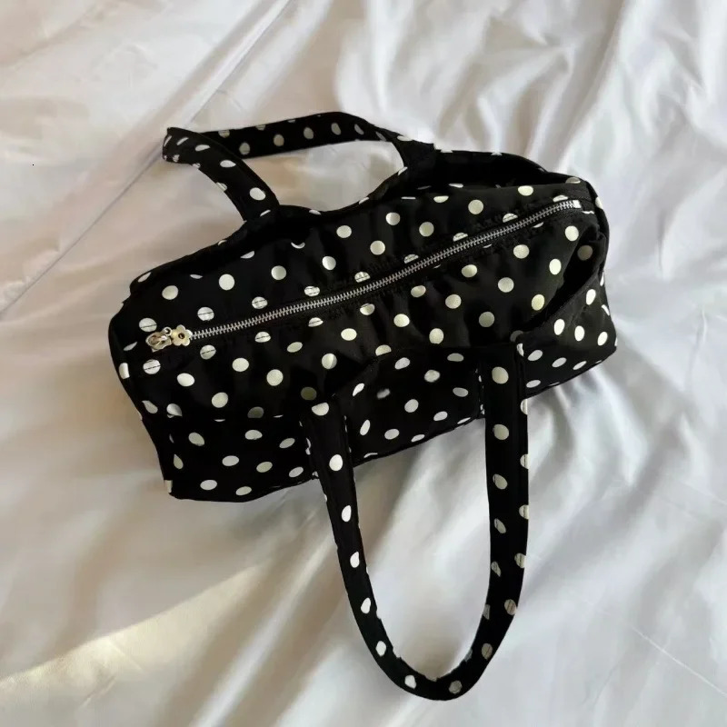 2026 Korean Sle Large Capaci Shoulder Bag Casual Travel Ladies Handbag Womens Y2k Polka Dot Print Canvas Tote for Youth 260416BJ