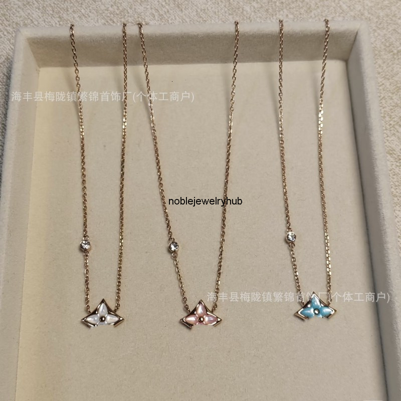 Louiss lvs Luxury four-leaf clover necklace for women white mother-of-pearl round and diamond-shaped vintage clavicle chain live broadcast