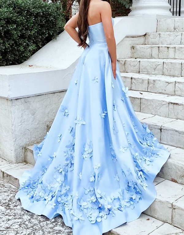 2026 Elegant Strapless 3D Petal Applique Evening Dress Sky Blue A Line Long Train With Pockets for Women Prom Wedding Party Free Shipping