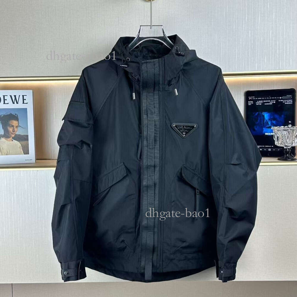 2026 New Metal Label Knitted Workwear with Multiple Pockets and Zippered Jacket as Outerwear