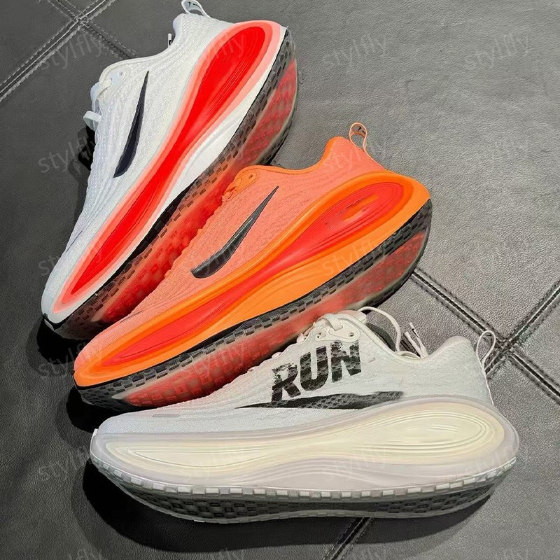 Men's Designer Vomero 18 Plus Casual Shoes Zoomx Foam Midsole Shock-Absorbing Running Shoes Fashion Color Matching Comfortable Breathable Sneak