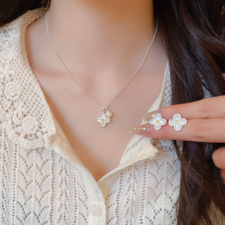 Korean-style fashionable, fresh, and simple floral collarbone versatile plain necklace elegant necklace-image-1102231143