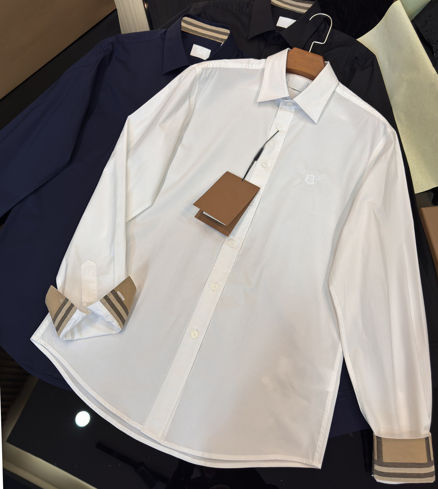designer men's shirt with checkered patchwork cuffs embroidered casual shirt popular street fashion versatile business shirt Q260917