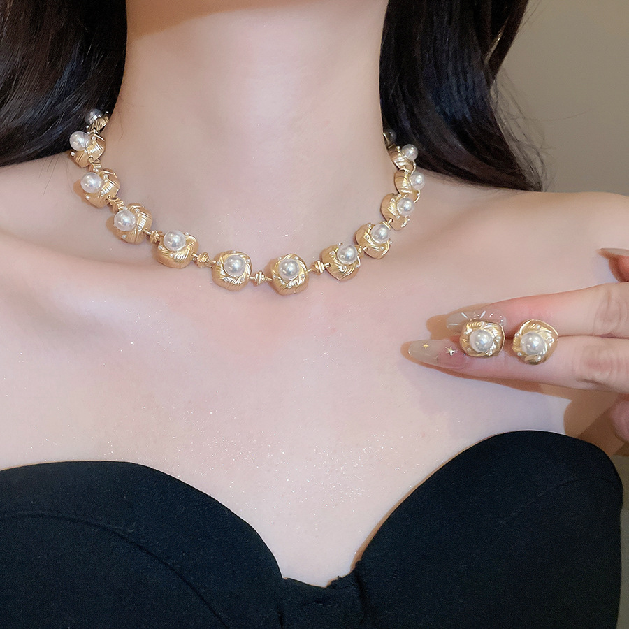 French court-style pearl necklace, bracelet, earrings, vintage elegant niche jewelry set, light luxury accessories for women-image-1102375113