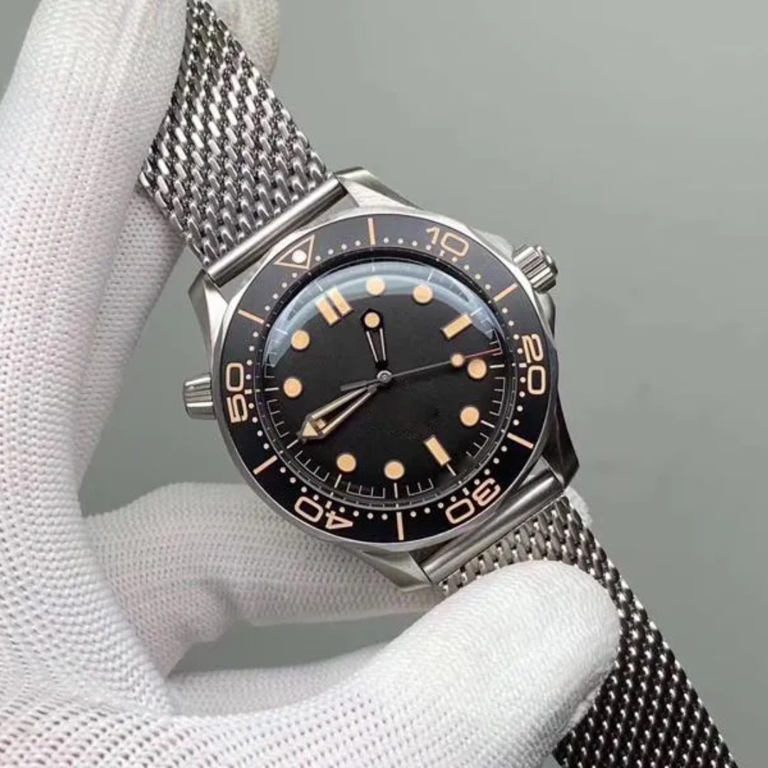 U1 Inspection de qualité Montre de plongée 300 mètres Sea Life Noir 600 mètres Mouvement mécanique automatique Montre pour hommes Bracelet en aci