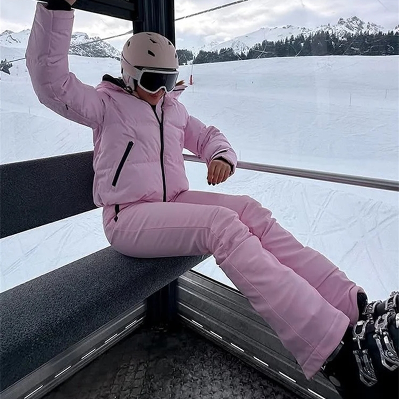 Womens Winter Pink Ski Suit Long Sleeve Cropped Jacket with Hood Pants Warm Winter Snowboarding Outfit Fashion Streetwear 251112BJ
