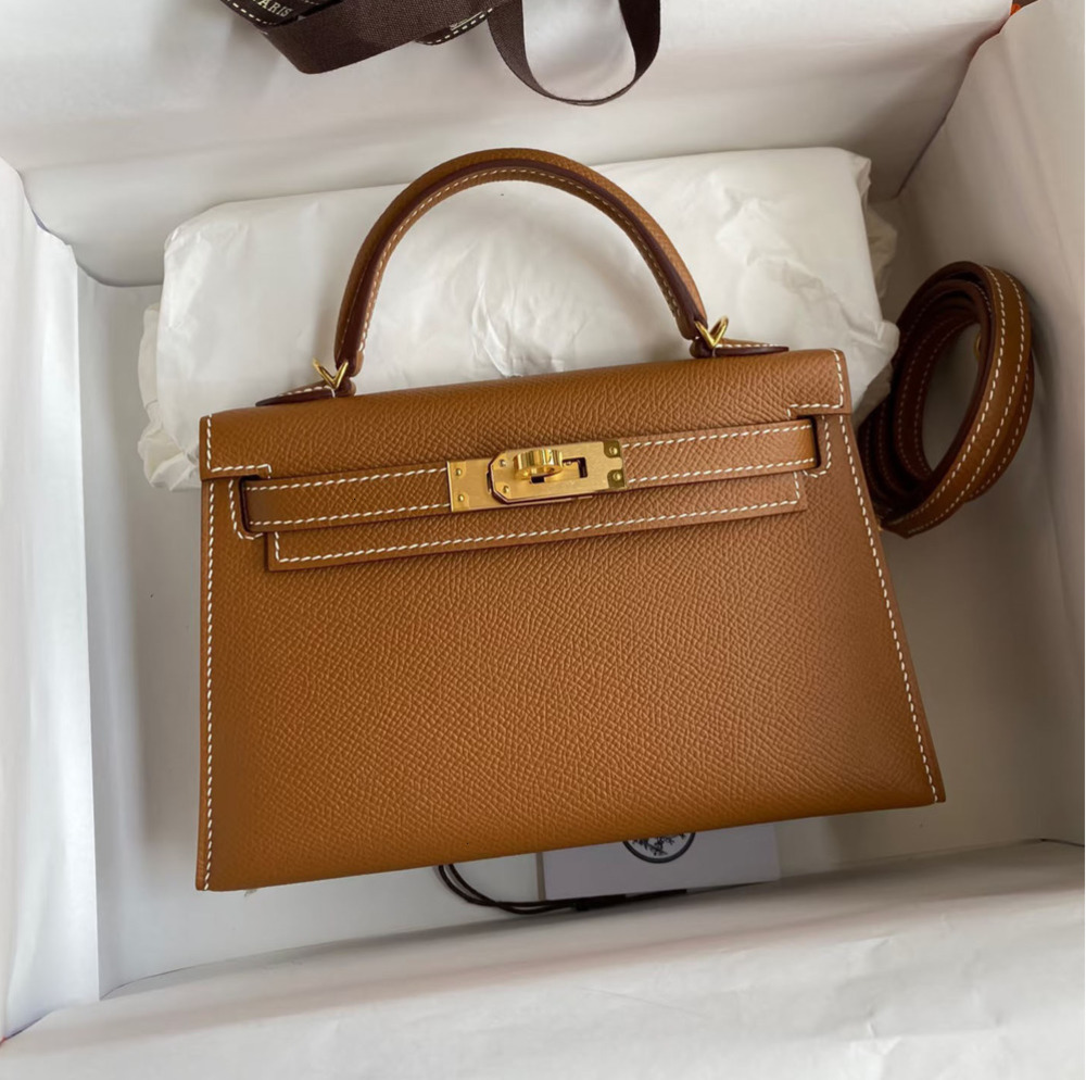 2026 Shoulder Bags designer mini bag shoulder handbag luxury women crossbody genuine leather tote with lock and key top quality cowhide 19cm purse r