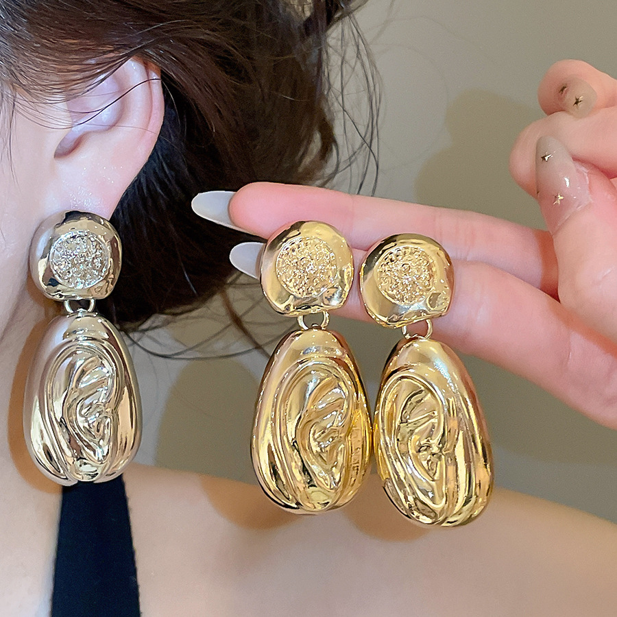European American niche style, unique and exaggerated surrealism, asymmetrical earrings, light luxury, fashionable, high-end earrings for women-image-1102518109