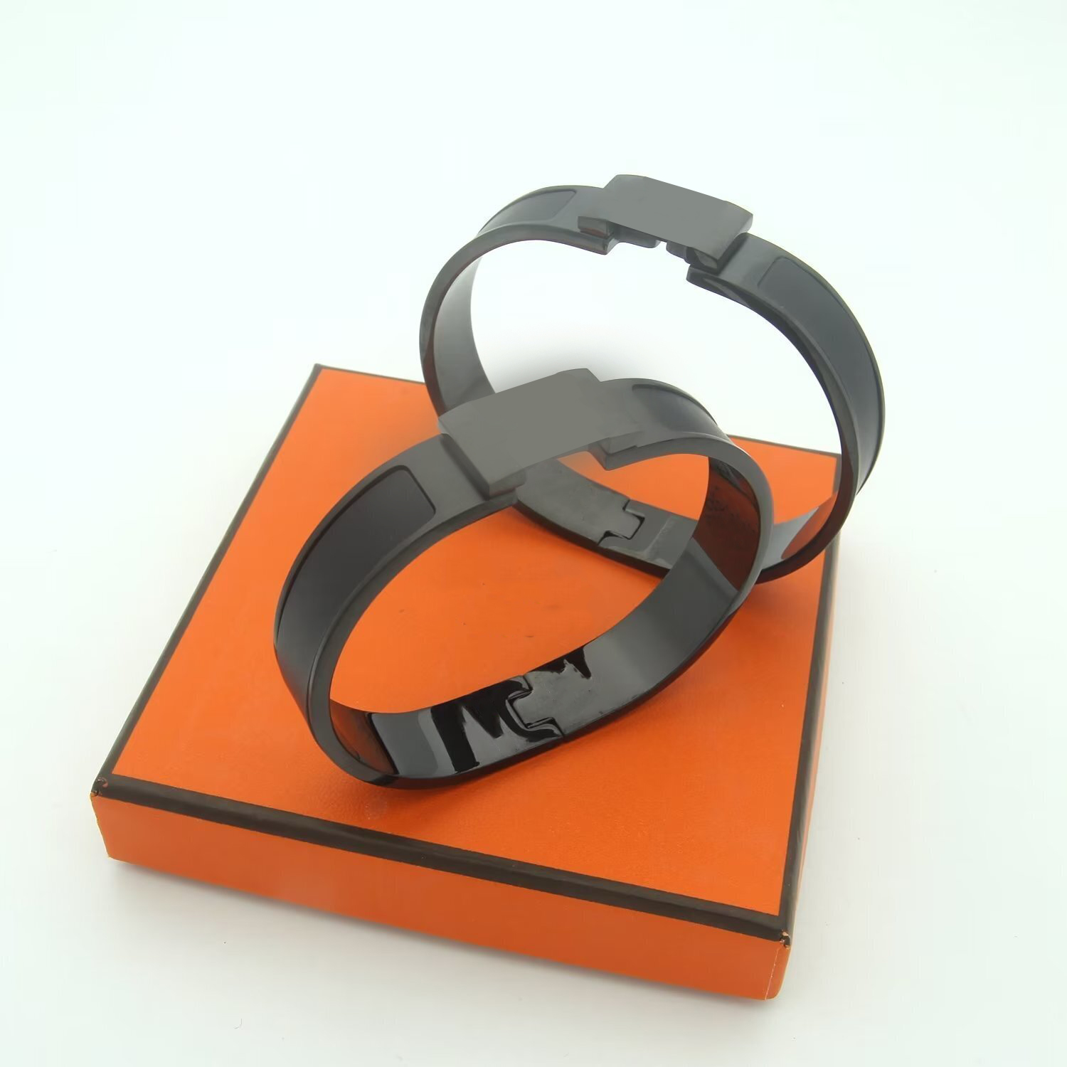 Matte Black Wide Cuff Bracelet with Sleek Clasp Minimalist High Quality Metal Bangle for Daily Wear 70182704