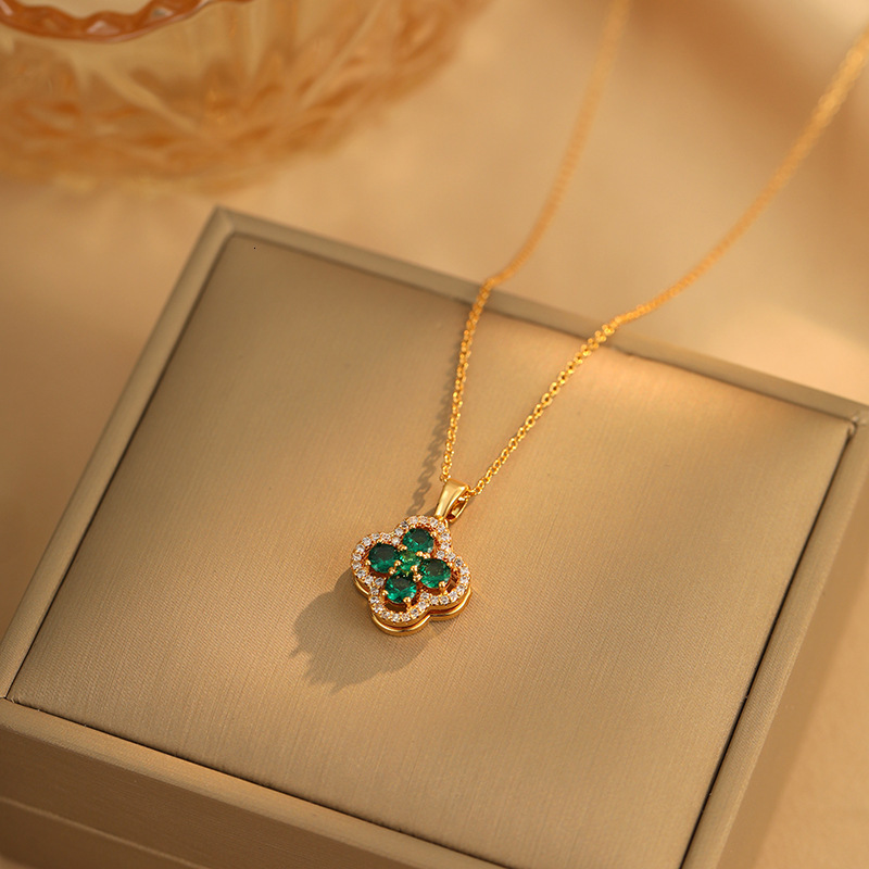 Luxury Brand Designer Womens New Rotatable Emerald Clover Pendant Necklace Diamond Accent Gold Plated Elegant Versatile Stylish Trendy Chic Delicate