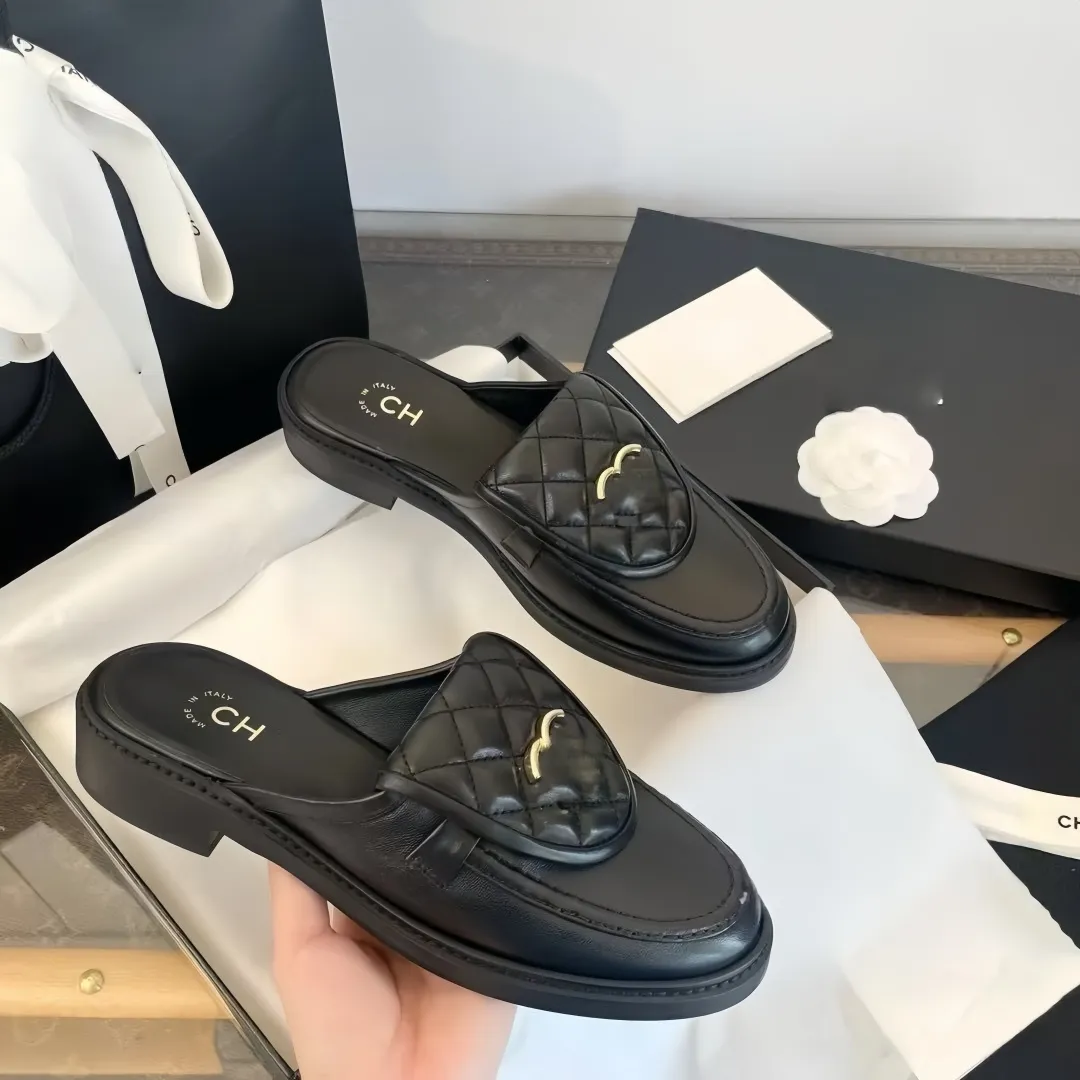 2026 mocassins chaussures de créateur pour femmes mules en cuir de luxe matelassées femmes boucle dorée mocassins à enfiler pantoufles plates déc