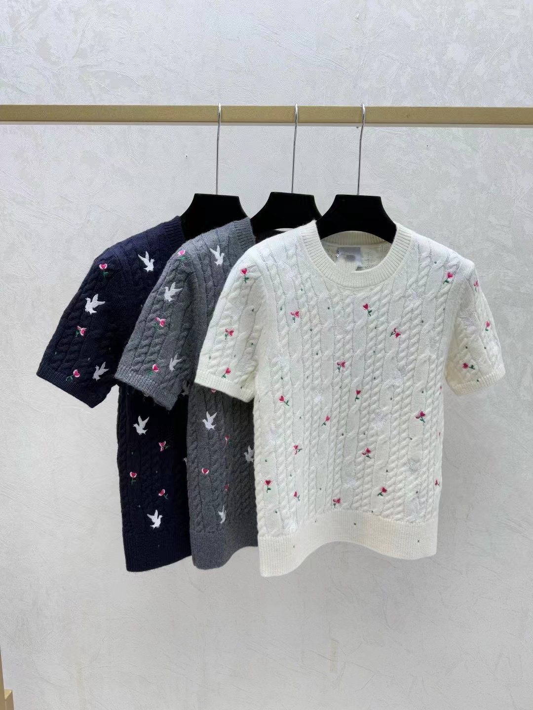 26 Hot-selling D Bird Rose Embroidered Knitted Twisted Cardigan Designer T Shirts Mens Womens Shirt Streetwear Studioly Shorts Sleeve Tshirts long s