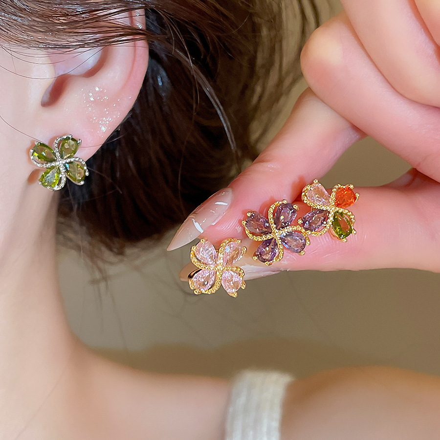 Cross-border floral heart-shaped earrings with zircon inlay, simple and luxurious fashion earrings, direct from the manufacturer-image-1102736575