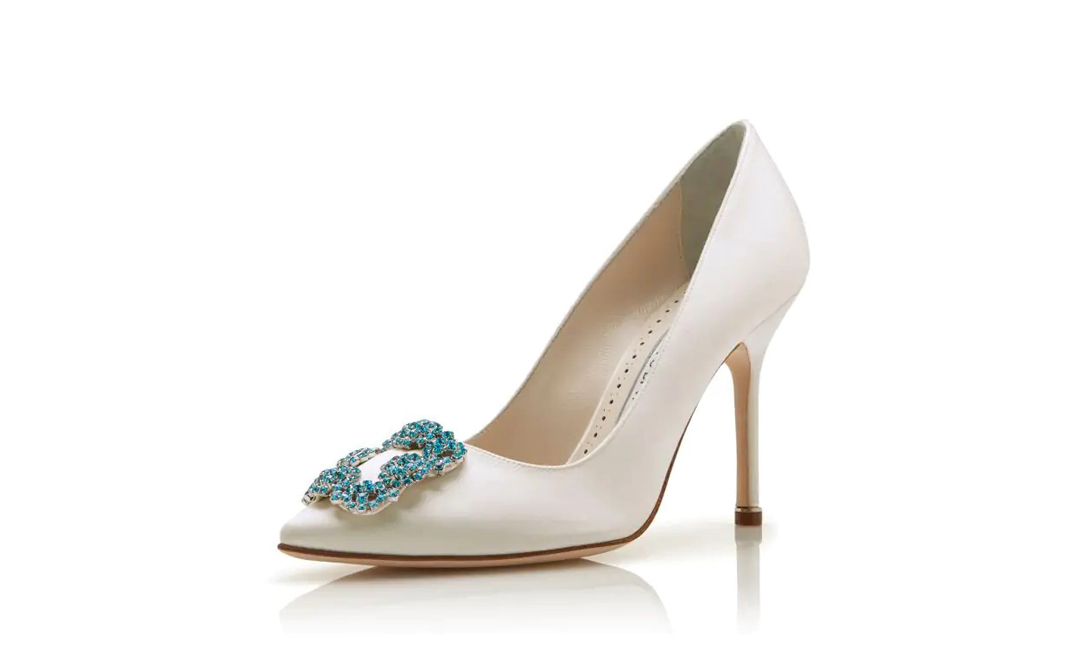 Sandali da donna alla moda HANGISI BRIDAL Décolleté in raso bianco con fibbia gioiello impreziositi Sandali a punta alla moda italiana Designer di l