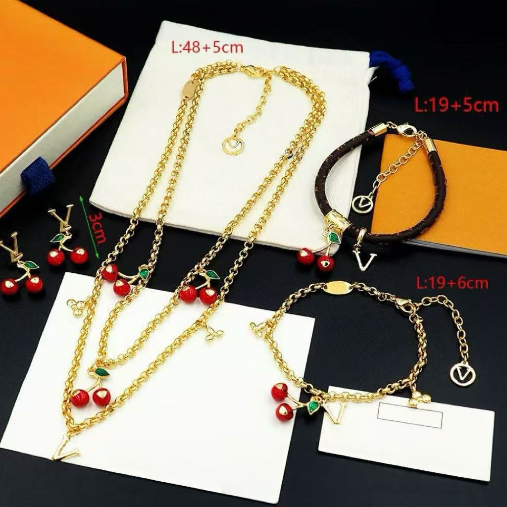 Newest Luxury Red Cherry Earrings Bracelets Necklaces 18K Gold For Girls Party Wedding Gifts Charm Red Cherries Letters Designer Necklaces Jewelry w