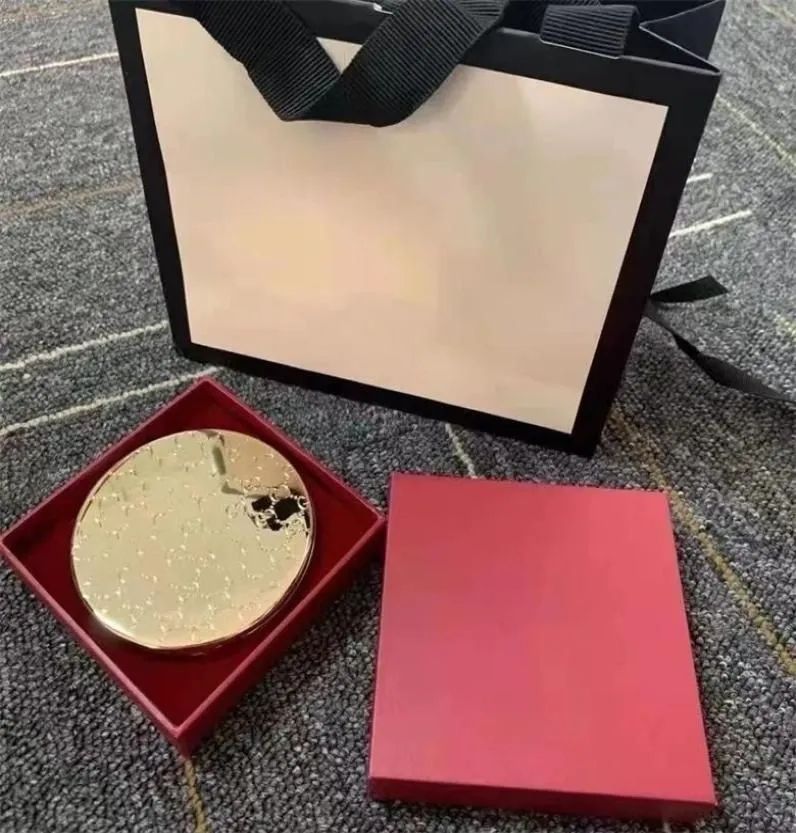 Luxury Letters Hand Gift Compact Mirrors Four Leaf Grass Gold Vintage round gold 2 face Double Sided Portable Classic Designer Makeup Mirror Folding