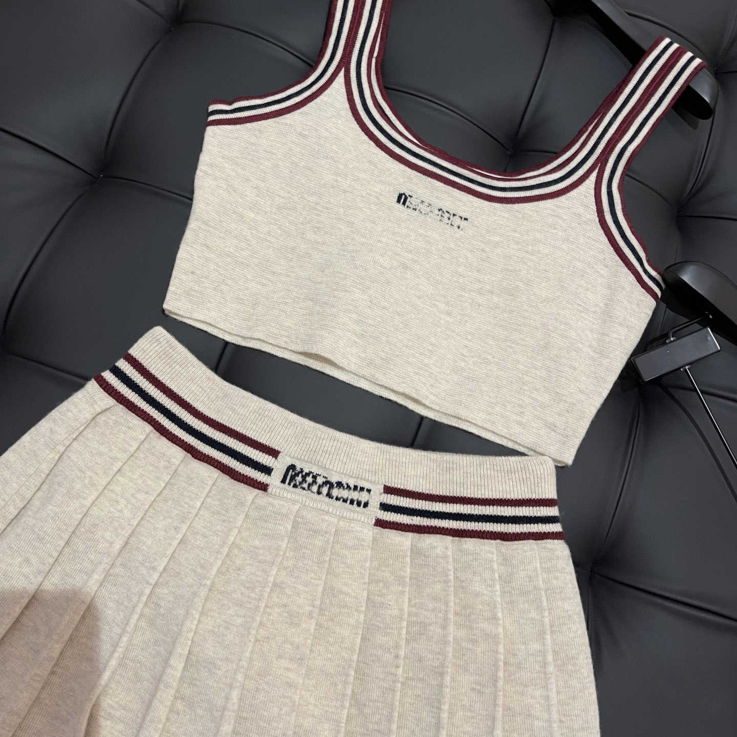 Luxury Women Two Piece Dress Set Letter Embroidered Knitted Vest Top Inner Pleated Skirt Fashion Set 260422