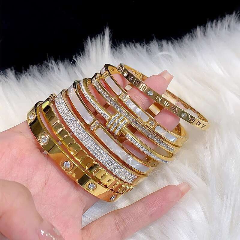 Waterproof Light Luxury High End Slightly Inlaid With Diamonds Women Fashionable Simple Sturdy And Colorfast Bracelet Couple Versatile Jewelry