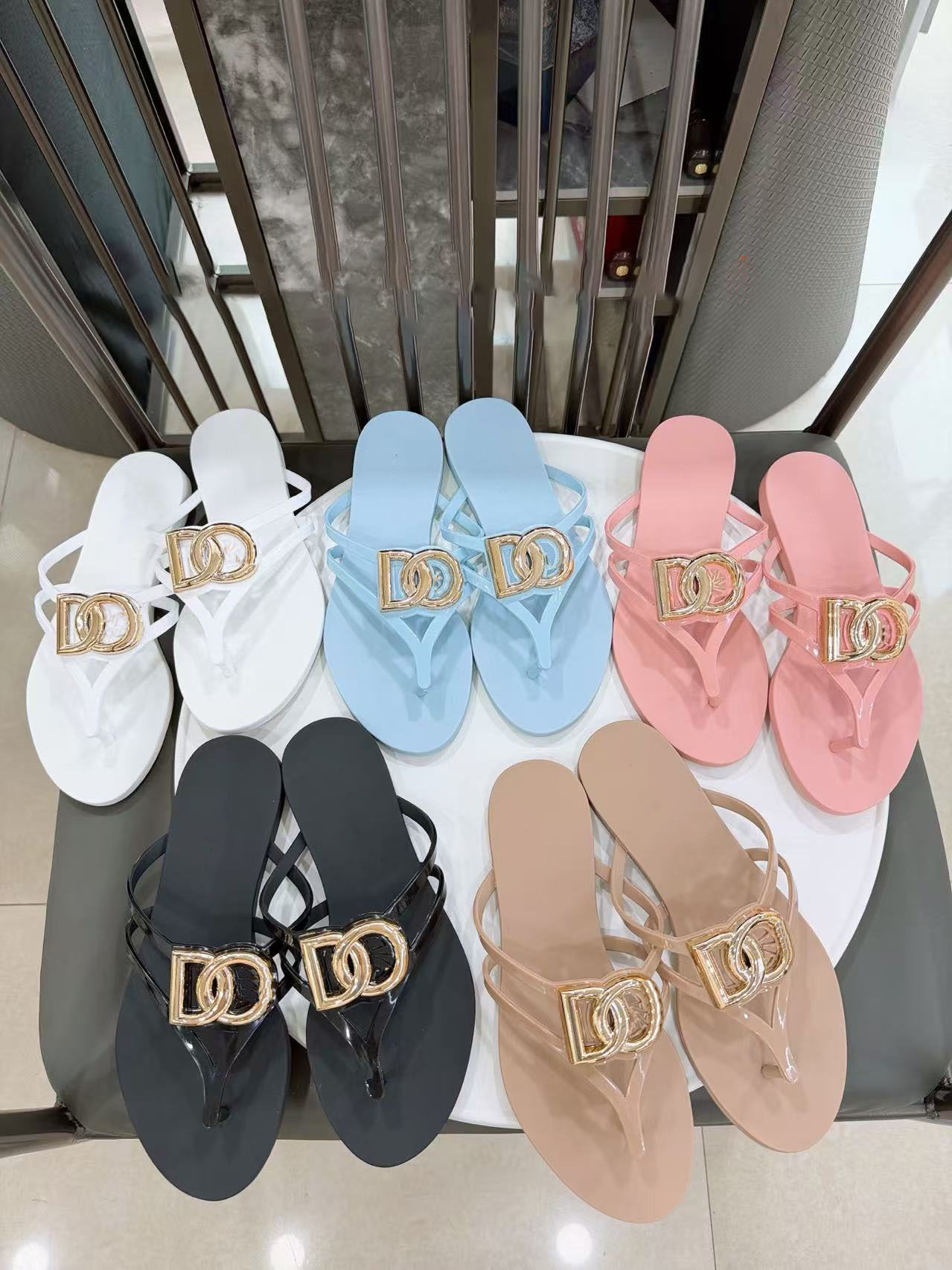 Sandali firmati Sandali da donna Ciabatte Pantofole Pantofole da donna lisce Pantofole piatte d88d000