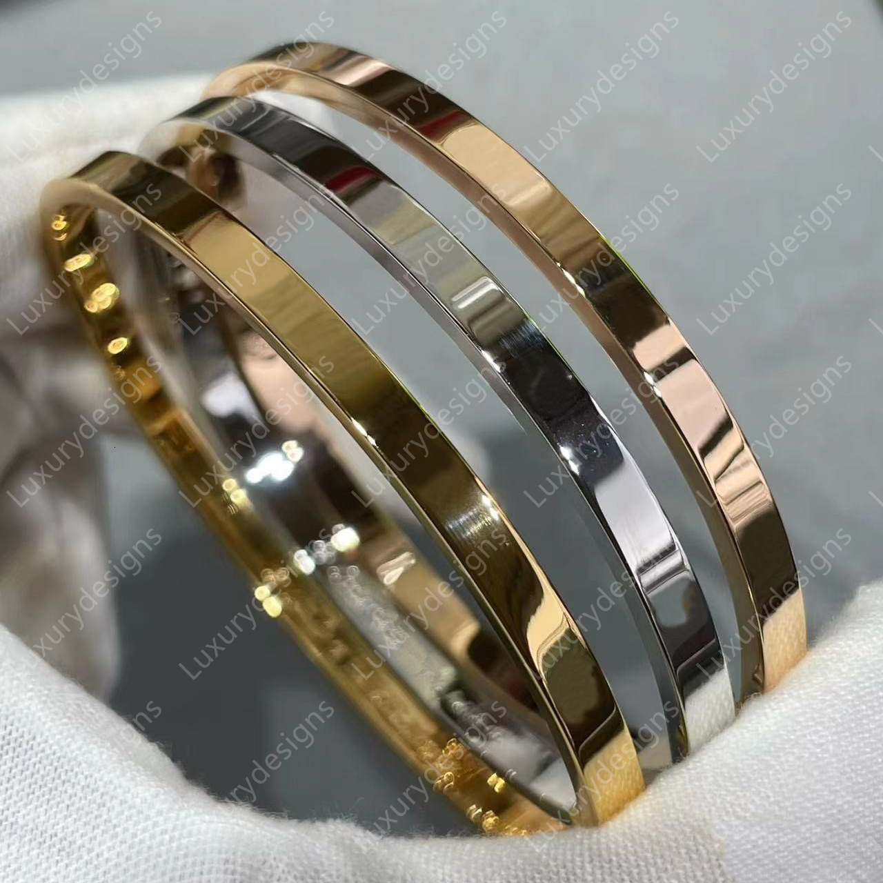 Bracelet de créateur fin pour femme sans diamant Top V-gold Bracelet à vis de luxe en or 18 carats avec tournevis Bijoux de mariage haut de gamme