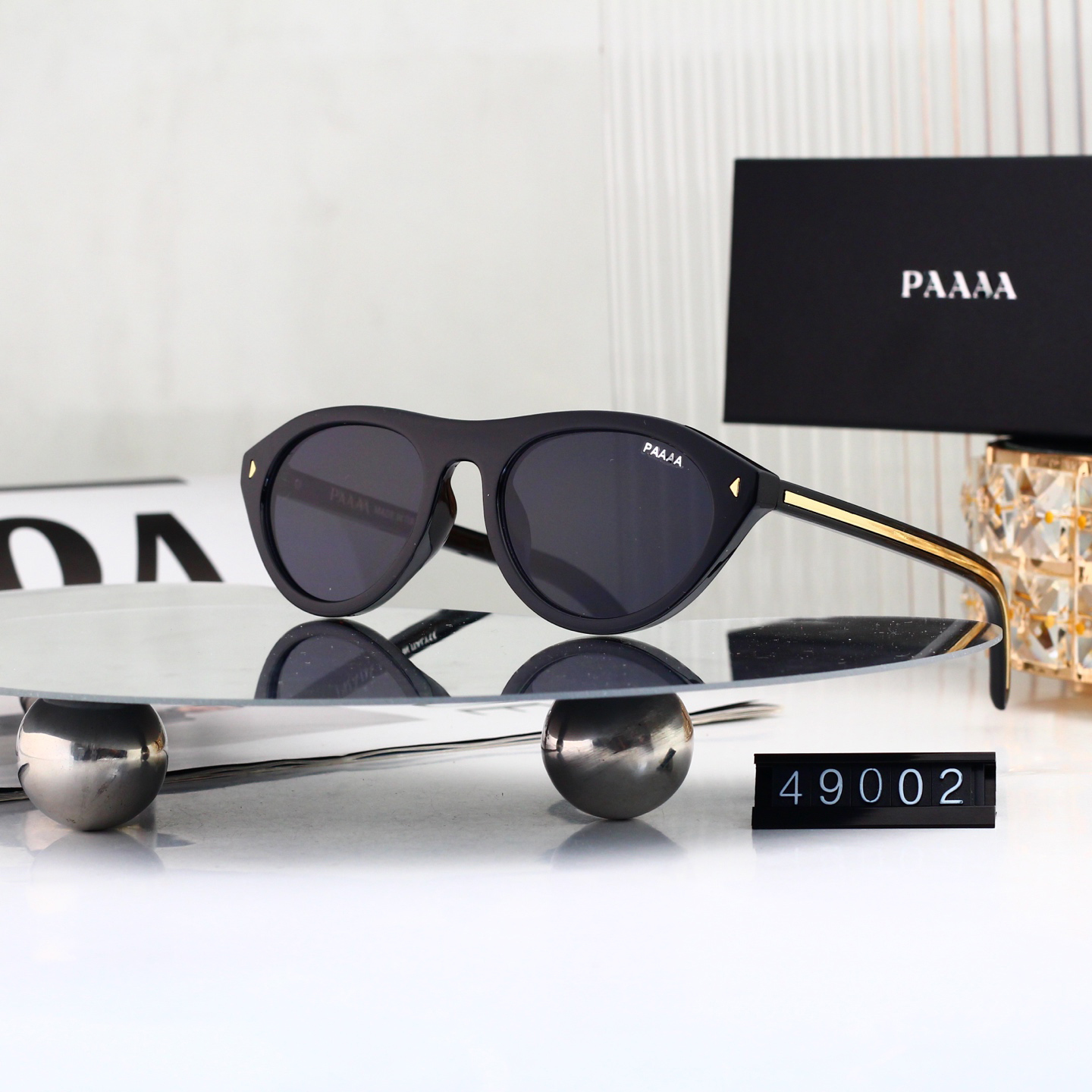 Luxury designer sunglasses women men new classic triangular design suitable for driving beach and UV protection exquisite flat mirror comes with ori