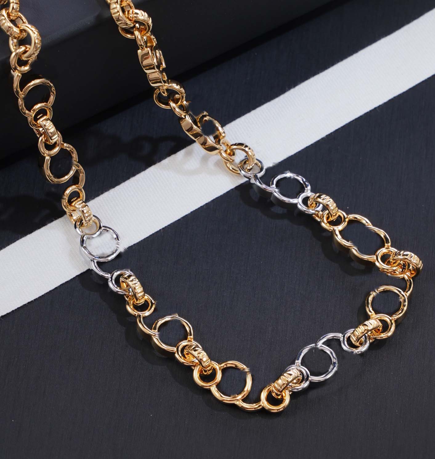 Luxury quality charm long chain pendant necklace with hollow design in 18k gold plated have stamp simple style PS6598B