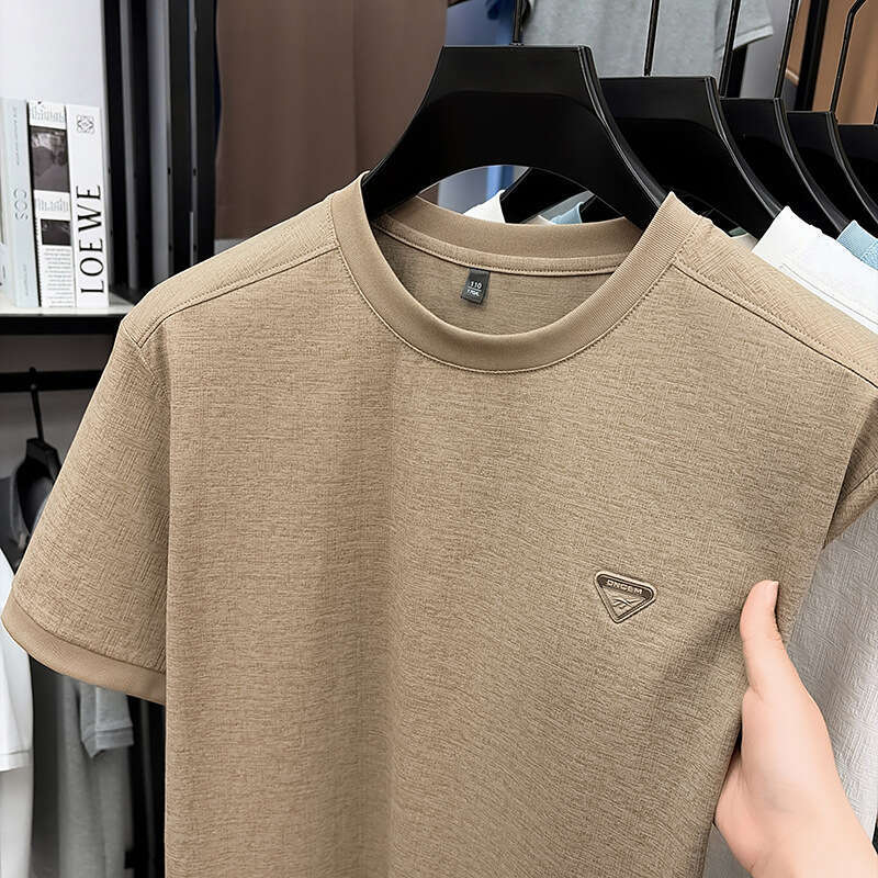 P Shirt Luxury Brand Designer Clothes 2026 Summer Round Neck Inverted Triangle Pattern Shirt Men Breathable Pradlys Short Sleeve Top Casual Versatil