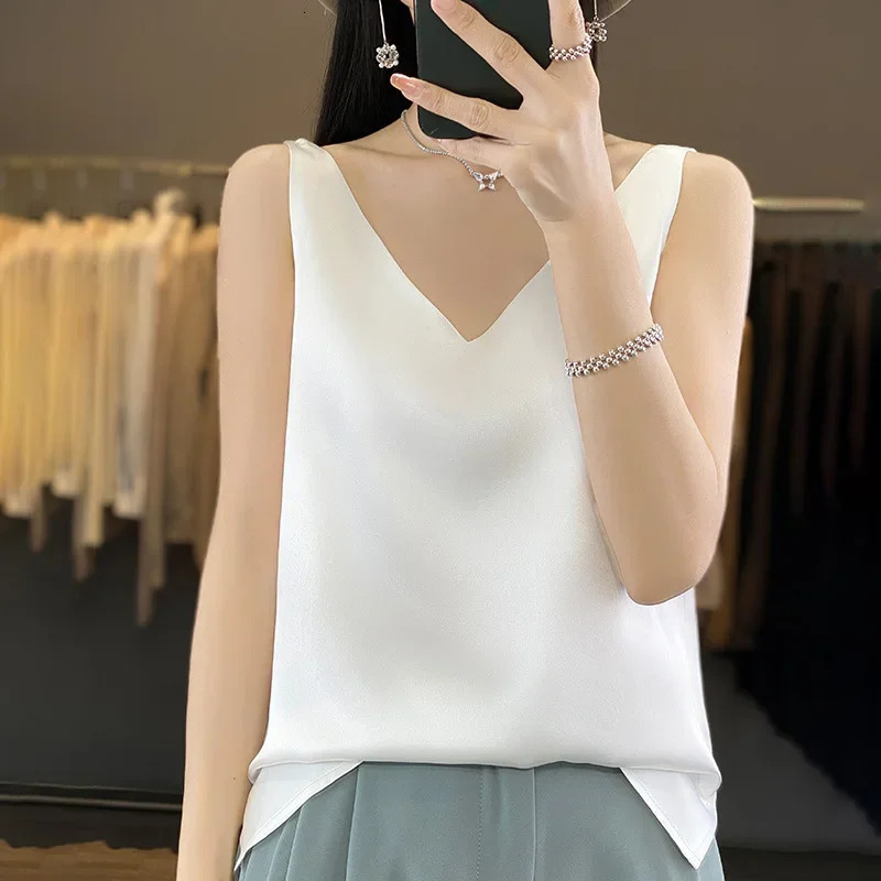 Ice Silk Camisole Womens Vneck Tank Tops White Satin Camis Mulberry Summer Ladies Crop Top Women Solid Sleeveless Blouse 260423banjia