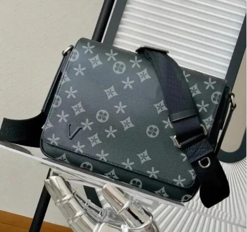 5A Top Quality New Men Crossbody Shoulder Bag styles Various sizes handbag luxurys designers bags pochette Multiple pockets fashion Messenger bag sa