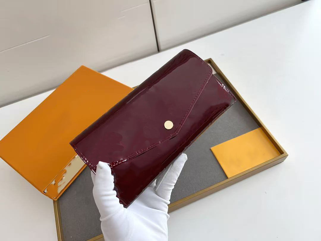 2026 high-quality luxury brand designer classic patent leather glosse embossed envelope wallet credit card wallet embossed envelope wallet, with box